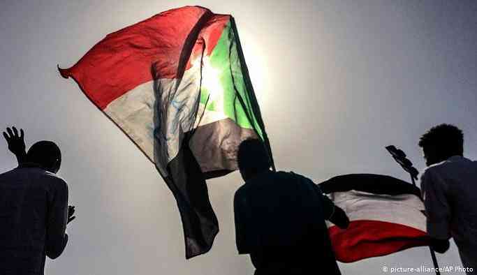 Sudan'da göstericiler askeri yönetime taleplerini sundu