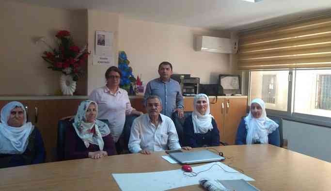Adana’da tutuklu ailelerinden CHP’ye ziyaret