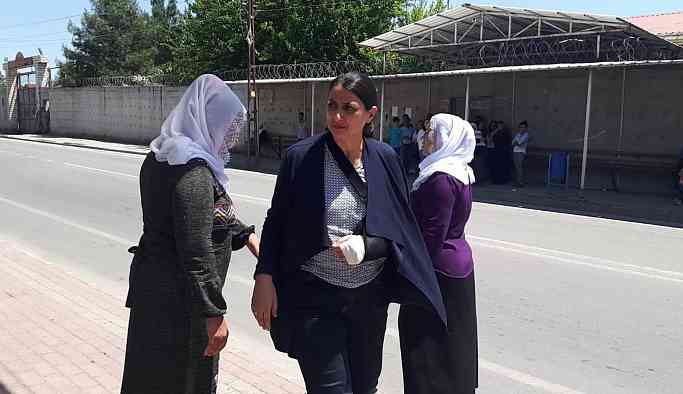 Darp edilen milletvekili Uca'nın kolu alçıya alındı