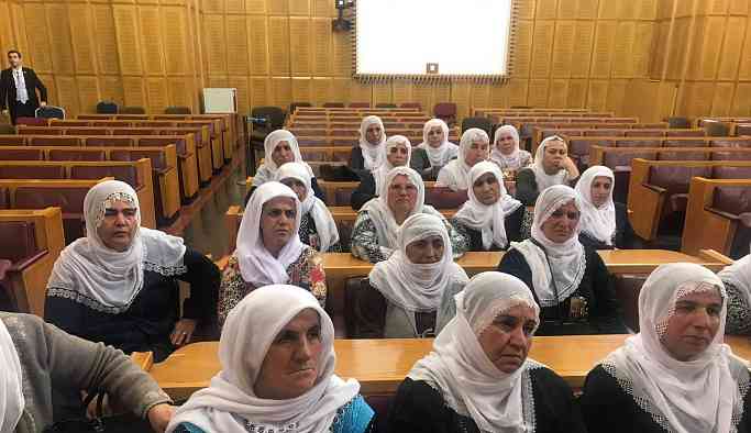 Oturma eylemindeki anneler Meclis Başkanı Şentop ile görüştü