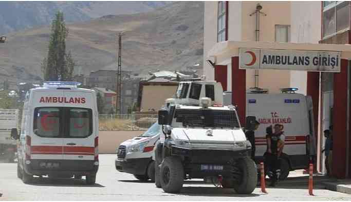 Askeri üs yolunda patlama: Bir kişi yaşamını yitirdi