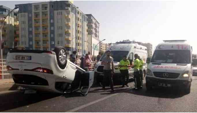 İki araç çarpıştı: 5 yaralı