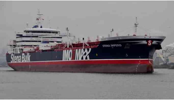 İran Devrim Muhafızları İngiliz petrol tankerine el koydu