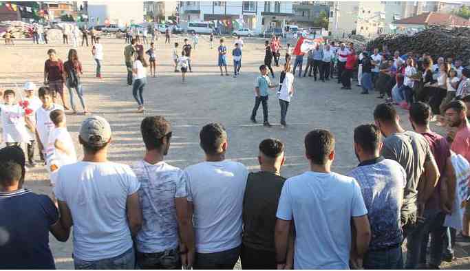İzmir’de gençlik şöleni: Bağımlı olma, özgür ol