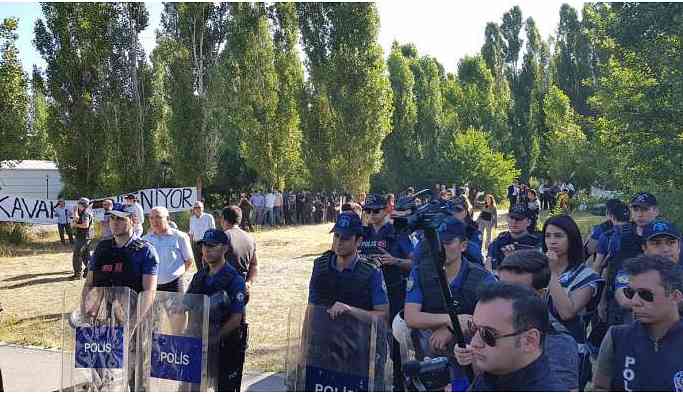 ODTÜ’lüler polis ablukasında