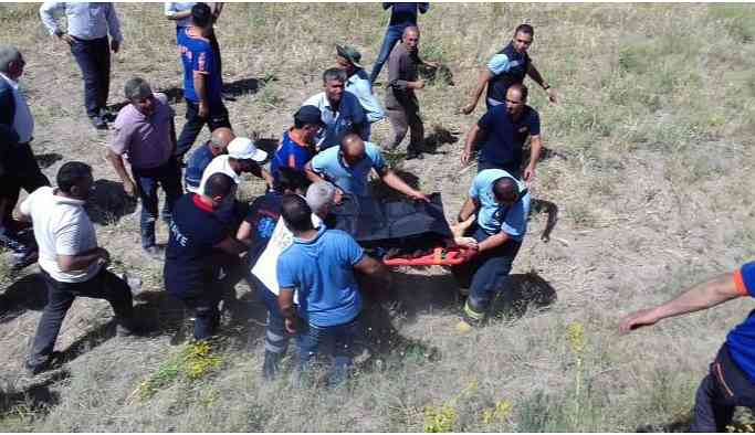 Traktör devrildi: 1 kişi yaşamını yitirdi