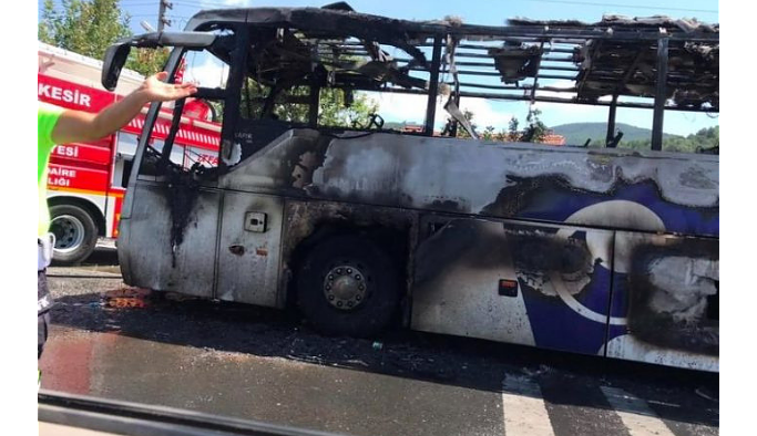 Balıkesir'de otobüs yangınında yaşamını yitirenlerin kimlikleri belirlendi