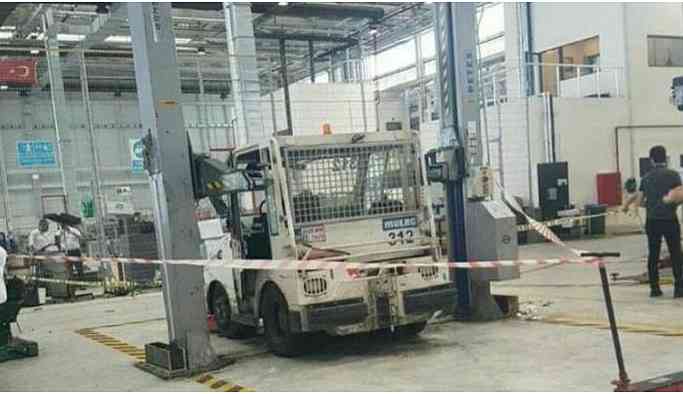 İstanbul Havalimanı çalışanlarının üzerine araç düştü: 1 ölü