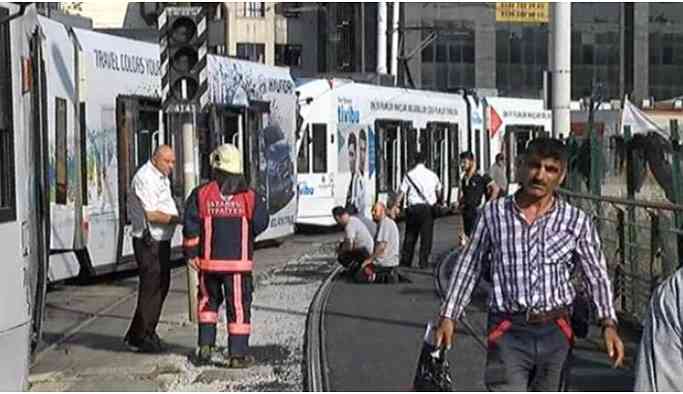 İstanbul’da tramvay raydan çıktı
