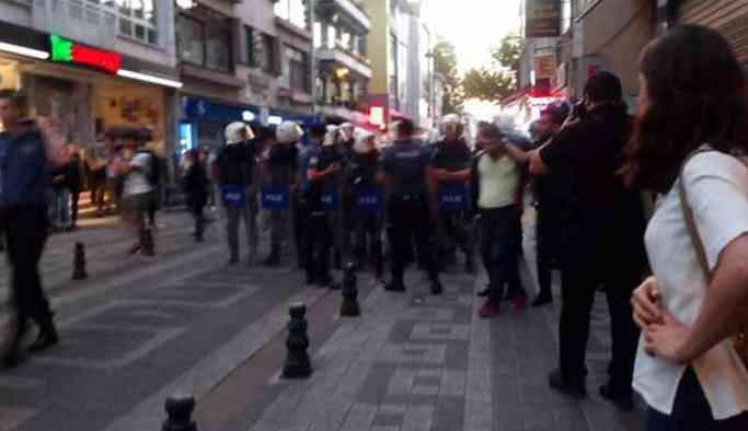 Sıcak Haber... Polis biber gazı ve plastik mermilerle müdahale ediyor! Çok sayıda gözaltı
