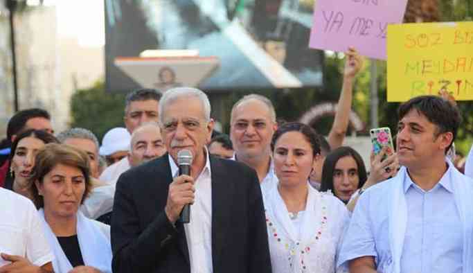 Ahmet Türk: Tehditlere boyun eğseydik 46 yıl bu siyaseti sürdürmezdik