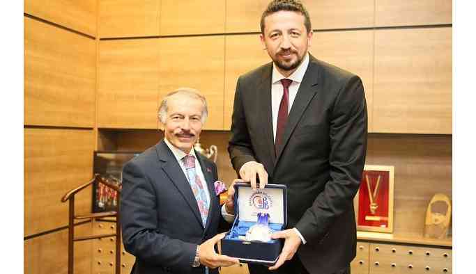 AKP’li belediyeden 593 bin liralık hediyelik eşya...