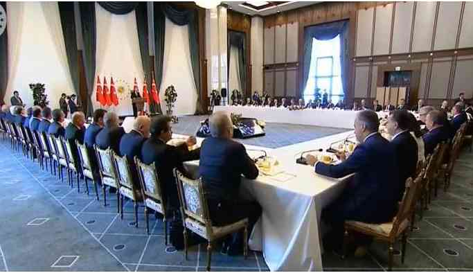 Hızını alamayan Erdoğan kayyumları da tebrik etti