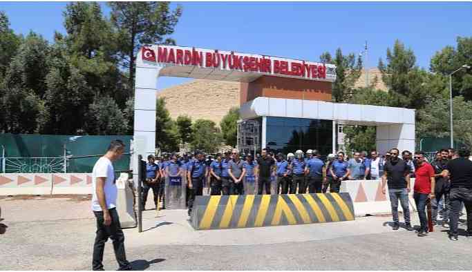 Mardin'de kayyum 187 işçiyi işten çıkardı