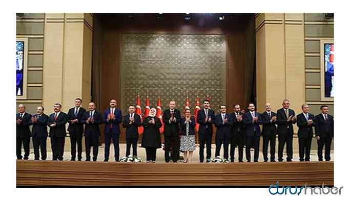 Kulis: 4 bakan gidici, biri ortada, 3 bakan kalıyor