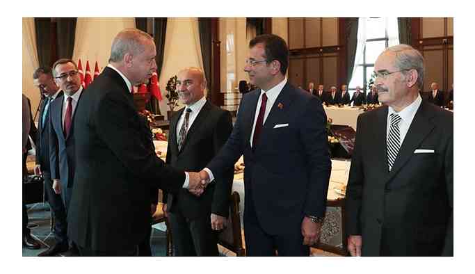 Selvi: Büyükşehir yasası için komisyon kuruluyor