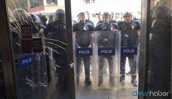 Diyarbakır'da polis iş makinesiyle HDP’nin kapısına dayandı