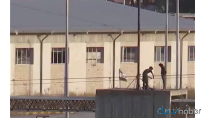 Tel Abyad gümrük kapısına ÖSO bayrağı çekildi