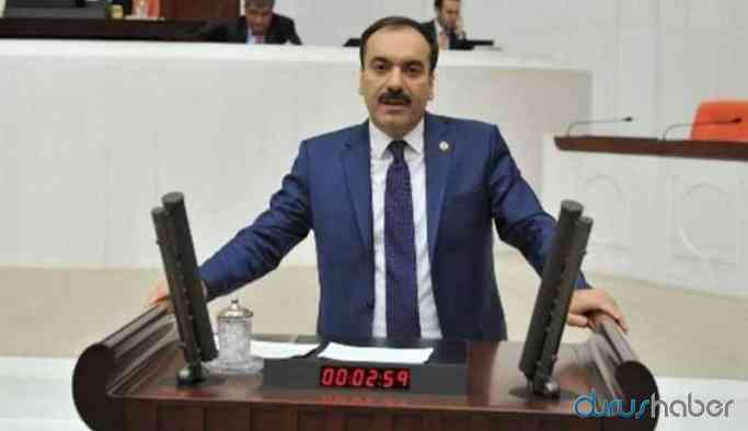 AKP'de bir Davutoğlu istifası daha
