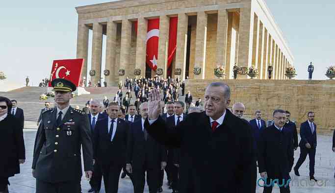 Atatürk, Anıtkabir'de anıldı