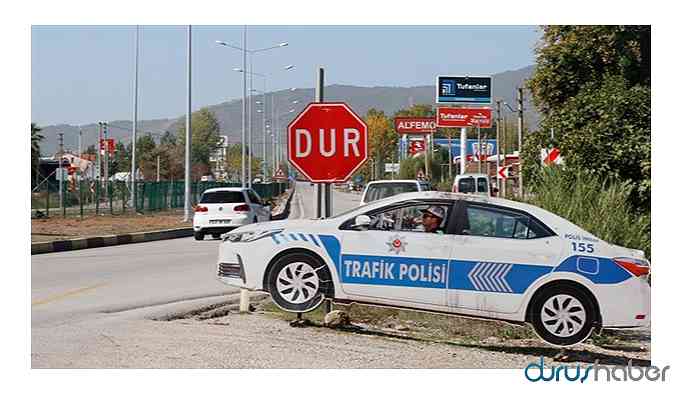Maket trafik aracının tepe lambası ve aküsü çalındı