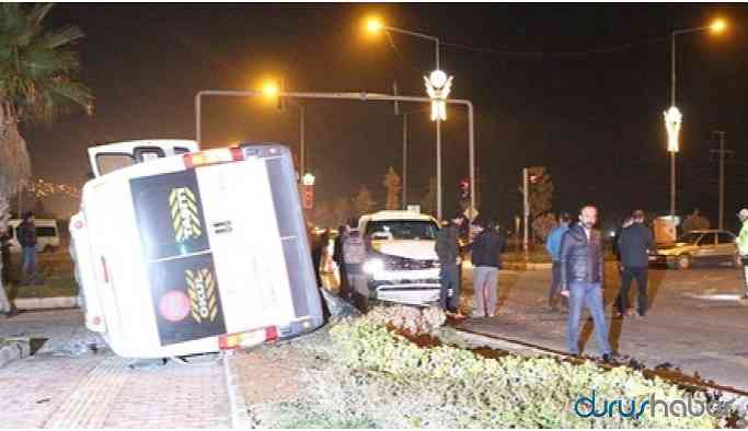 Polis aracı ile işçi servisi çarpıştı: 7 yaralı