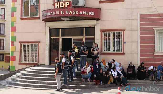 'Ailelere, HDP binası önündeki eyleme katılması için iş ve para teklifi' iddiası