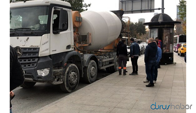 Beton mikseri yayaları ezdi
