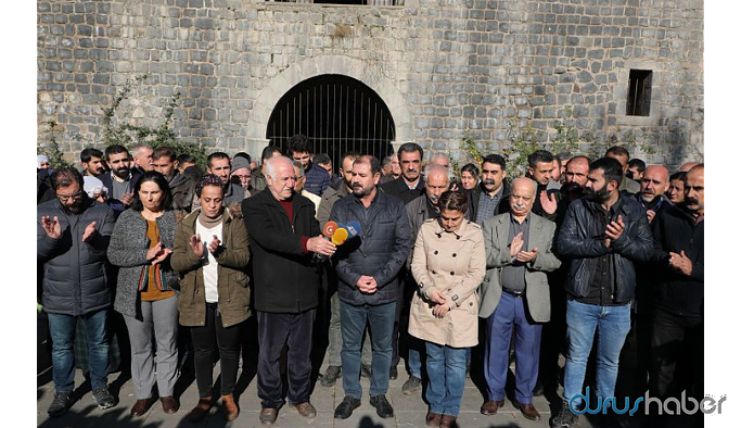 HDP'den kayyum atanan Belediye önünde protesto