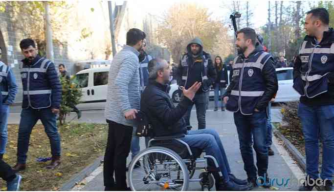 HDP’li vekil ve meclis üyeleri darp edildi