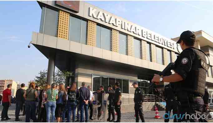 Kayyum alkışlı protestoya katılan 6 işçinin işine son verdi