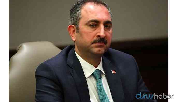 Tarikat liderinin elini öpen Adalet Bakanı Gül'den açıklama