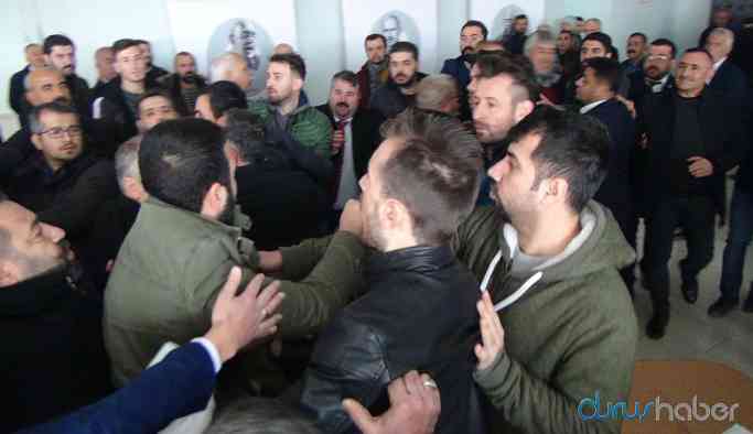 CHP İl Başkanlığı Kongresi’nde çıkan tartışma yumruklu kavgaya dönüştü