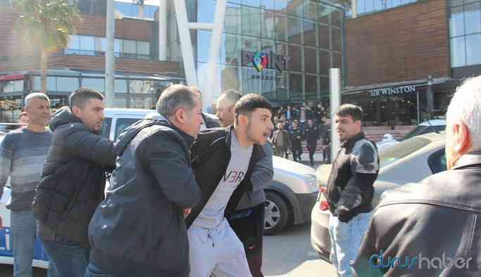 AVM'de silah sesleri: Pompalı tüfekli şahıs yakalandı!