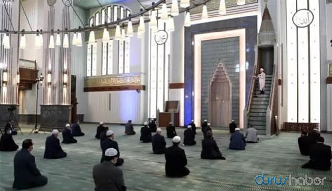 Diyanet'ten "online cuma namazı" açıklaması