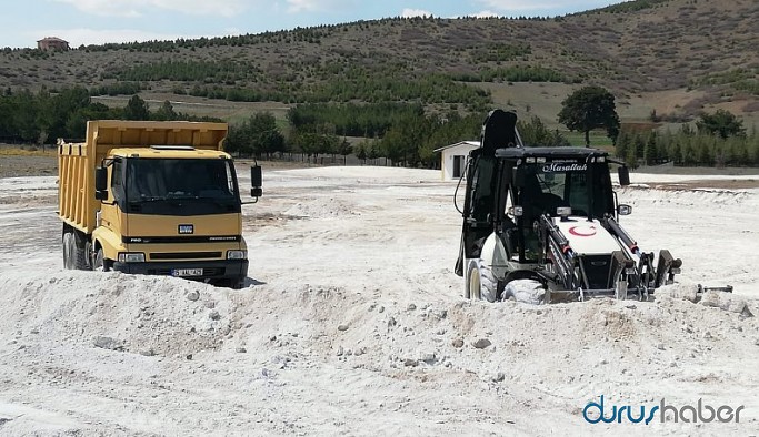 İş Makineleri Salda Gölü'nde
