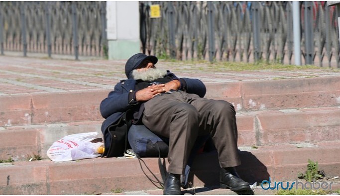 Sokaklar ıssızlaştıkça daha da görünür oldular