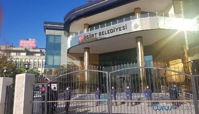 Kayyım atanan belediyenin hoparlöründen İstiklal Marşı dinletildi