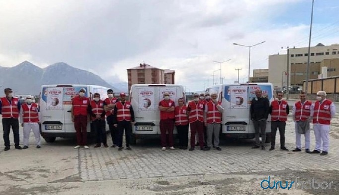 Kızılay, AKP’li belediyeyle yemek dağıtımı yaptı