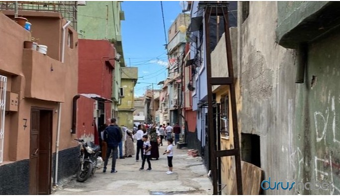 Polis sokağa çıkanları havaya ateş açarak kovaladı