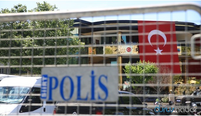 Fotoğraflarla belediyeye giren kayyım ödüllendirildi