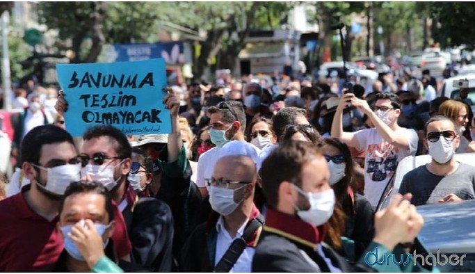 Avukatlar yürüyüşe geçti