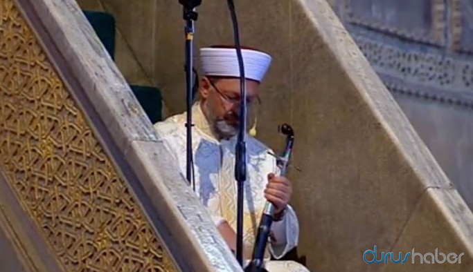Ayasofya Camii'nde ilk hutbe: Ali Erbaş kılıçla çıktı