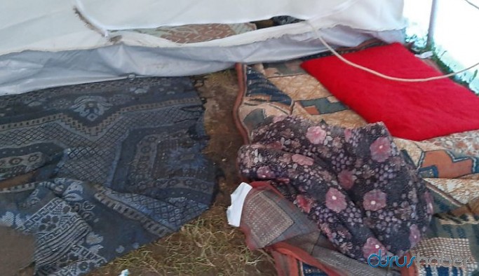 Van'da depremzedeleri sel vurdu