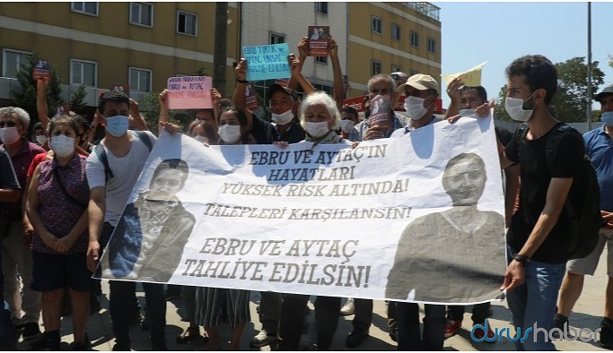 Timtik ve Ünsal için hastane önünde eylem