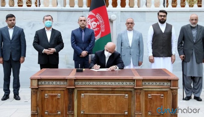 Afganistan hükümeti ile Taliban arasında barış görüşmeleri başladı