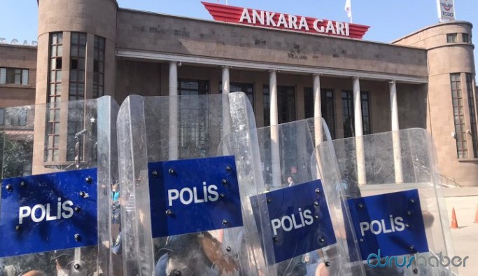 Ankara'da polis ‘barış zinciri’ni engelledi
