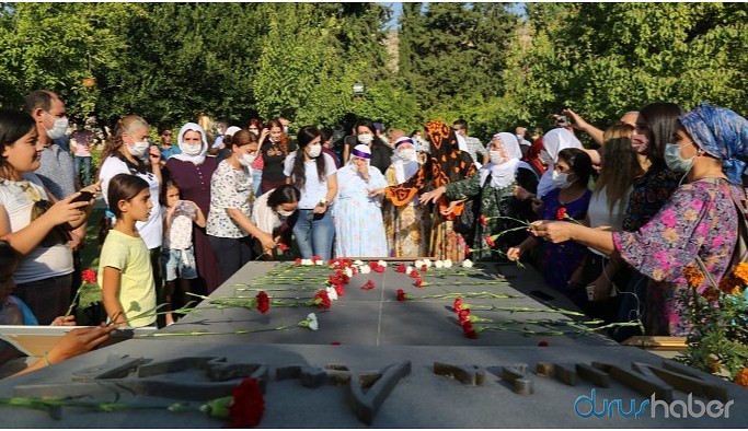 Apê Musa mezarı başında anıldı