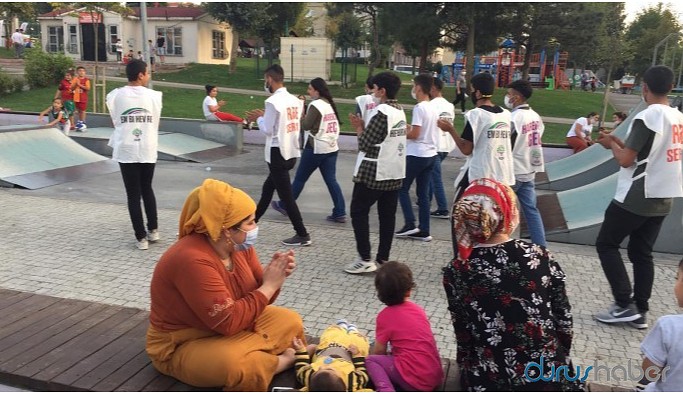 HDP’li gençlerden açık kürsü