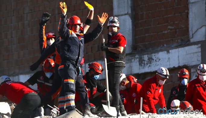 İzmir depreminde hayatını kaybedenlerin sayısı 39'a yükseldi! Yaralı sayısı ise 885 oldu